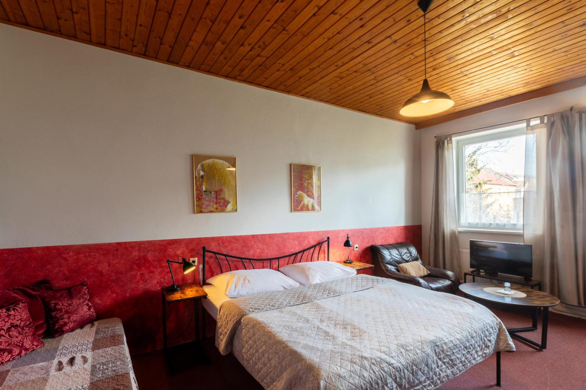Hotel Atlas Ceske Budejovice Oda fotoğraf
